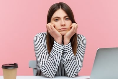 lonely-employee-laptop-min-1