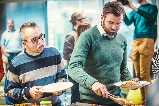 Molti Impiegati Vi Mangiano A Pranzo